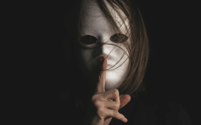 Síndrome del Impostor: Bajo la máscara. Qué es, síntomas y cómo afecta a la autoestima.